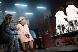 "Das Rote Haus" von Mondtag Foto:Thomas Aurin